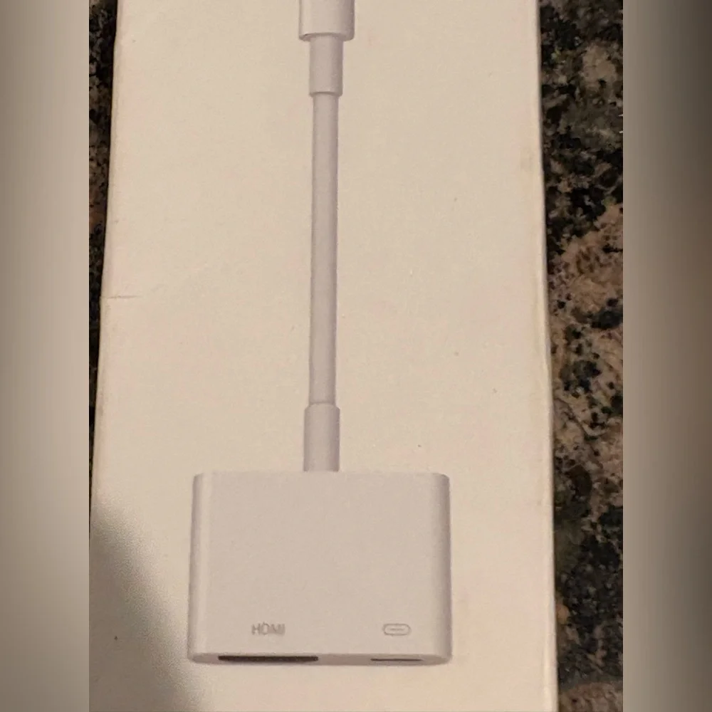 Apple Lightning Digital AV Adapter in White